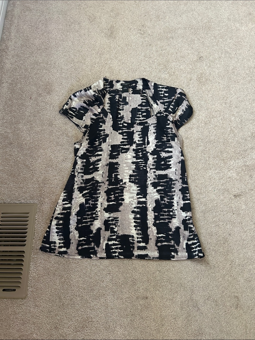 Ann Taylor Black and Cream Abstract Print Top